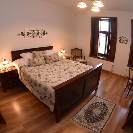 Levendula Porta Es Pajtaszinhaz Hotel Orfű Værelse billede