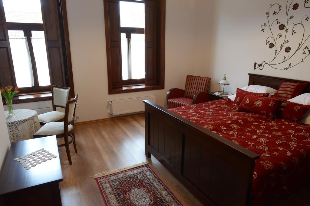Levendula Porta Es Pajtaszinhaz Hotel Orfű Værelse billede